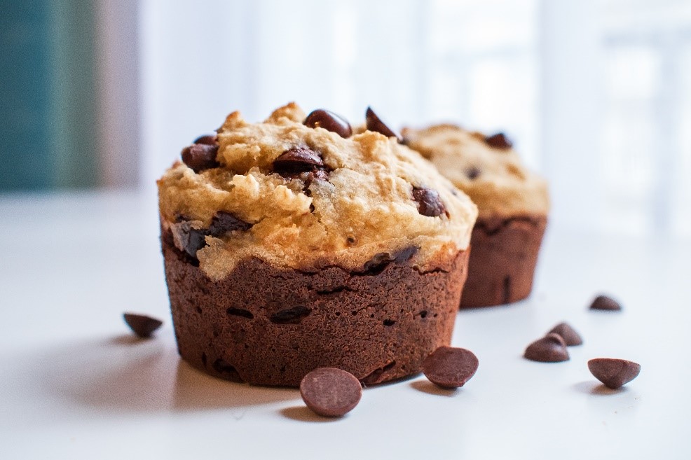 Muffin beurre de cacahuète, banane et chocolat vegan & sans gluten